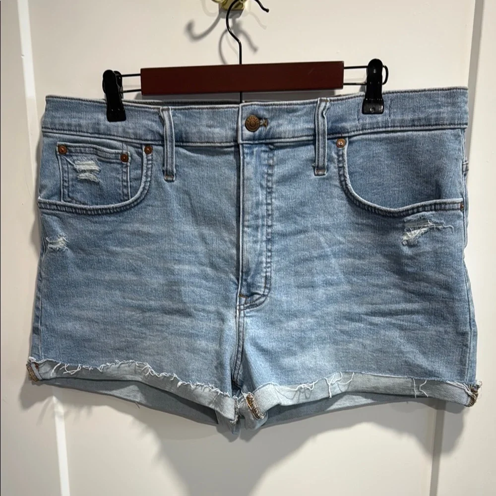 Madewell High Rise Denim Shorts Light Wash Distressed Size 31